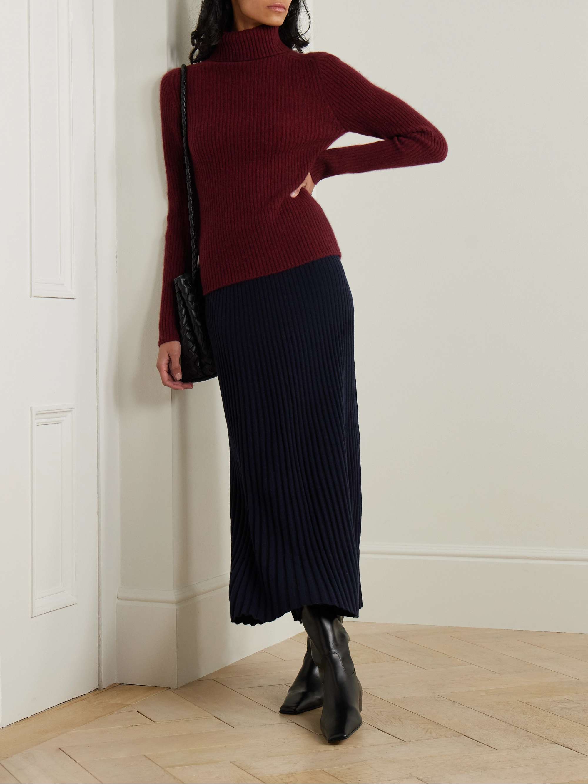 Ribbed cashmere turtleneck sweater view