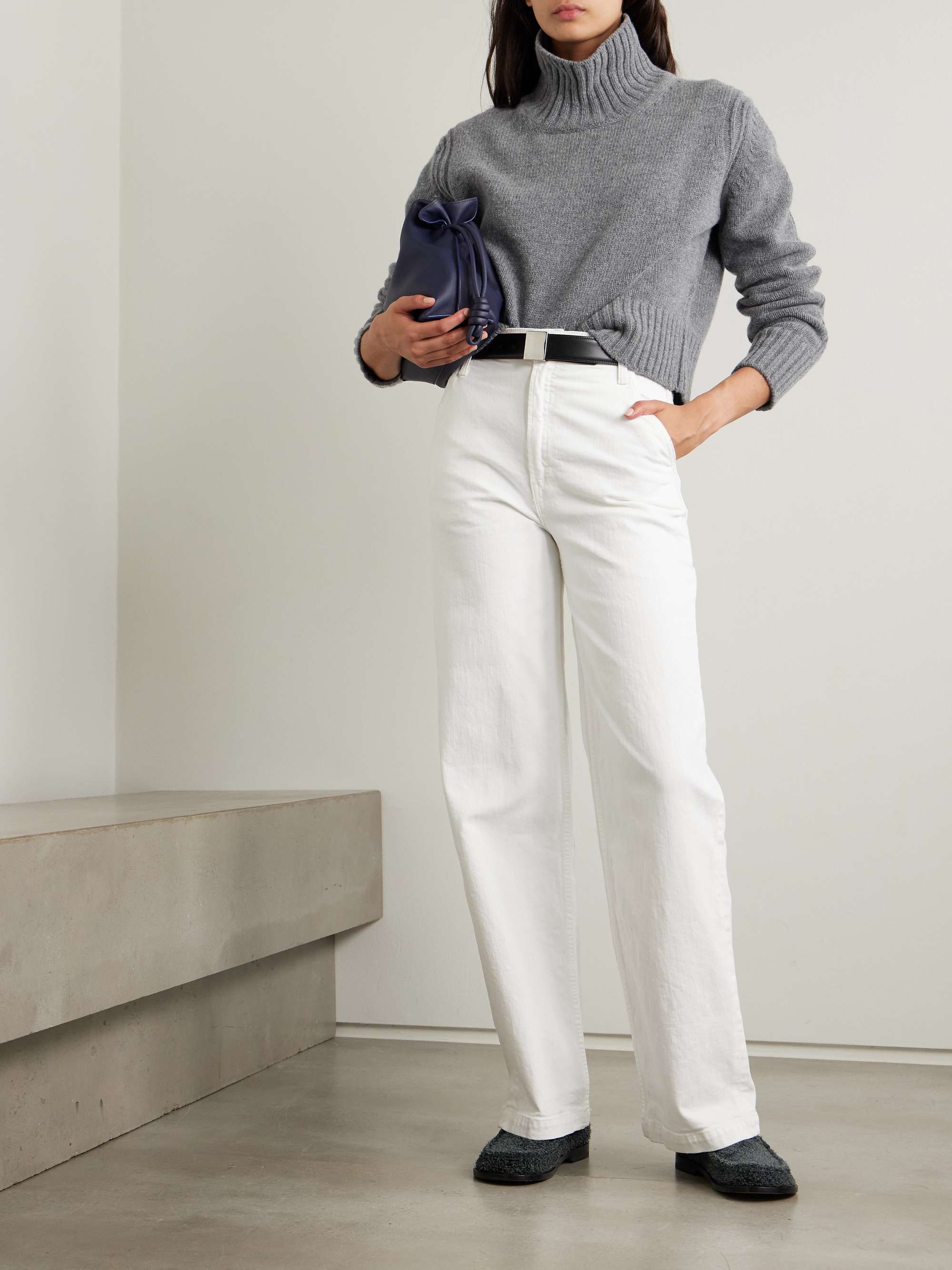 Fintra Crop wool turtleneck sweater view