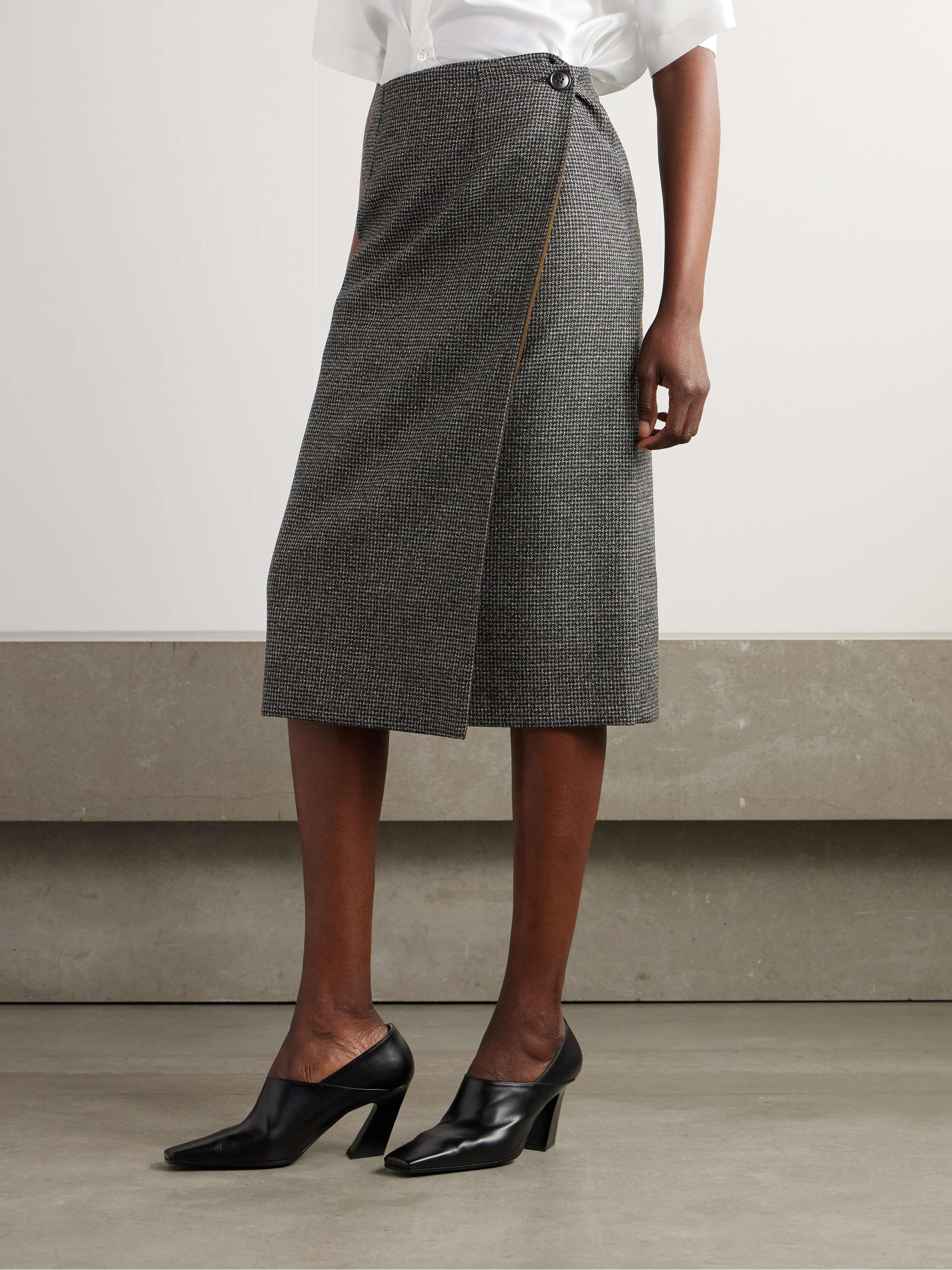 Reversible houndstooth tweed and wool-twill midi wrap skirt view