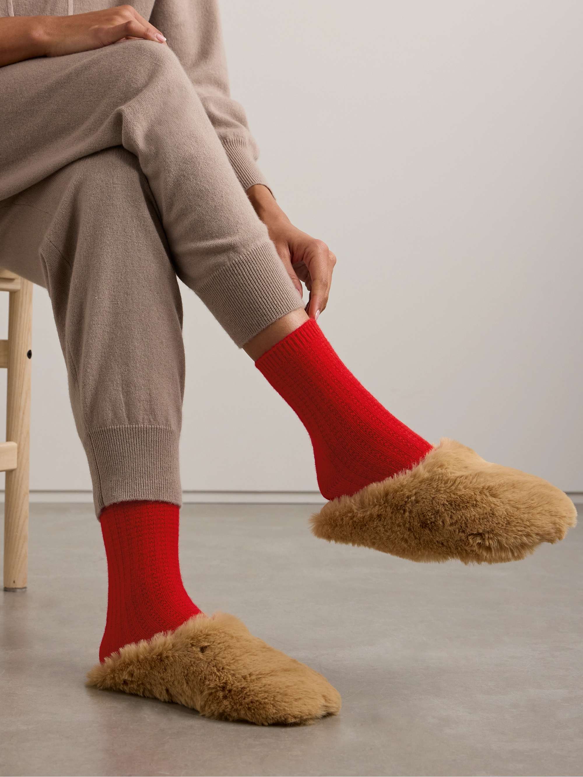 Waffle-knit cashmere-blend socks view