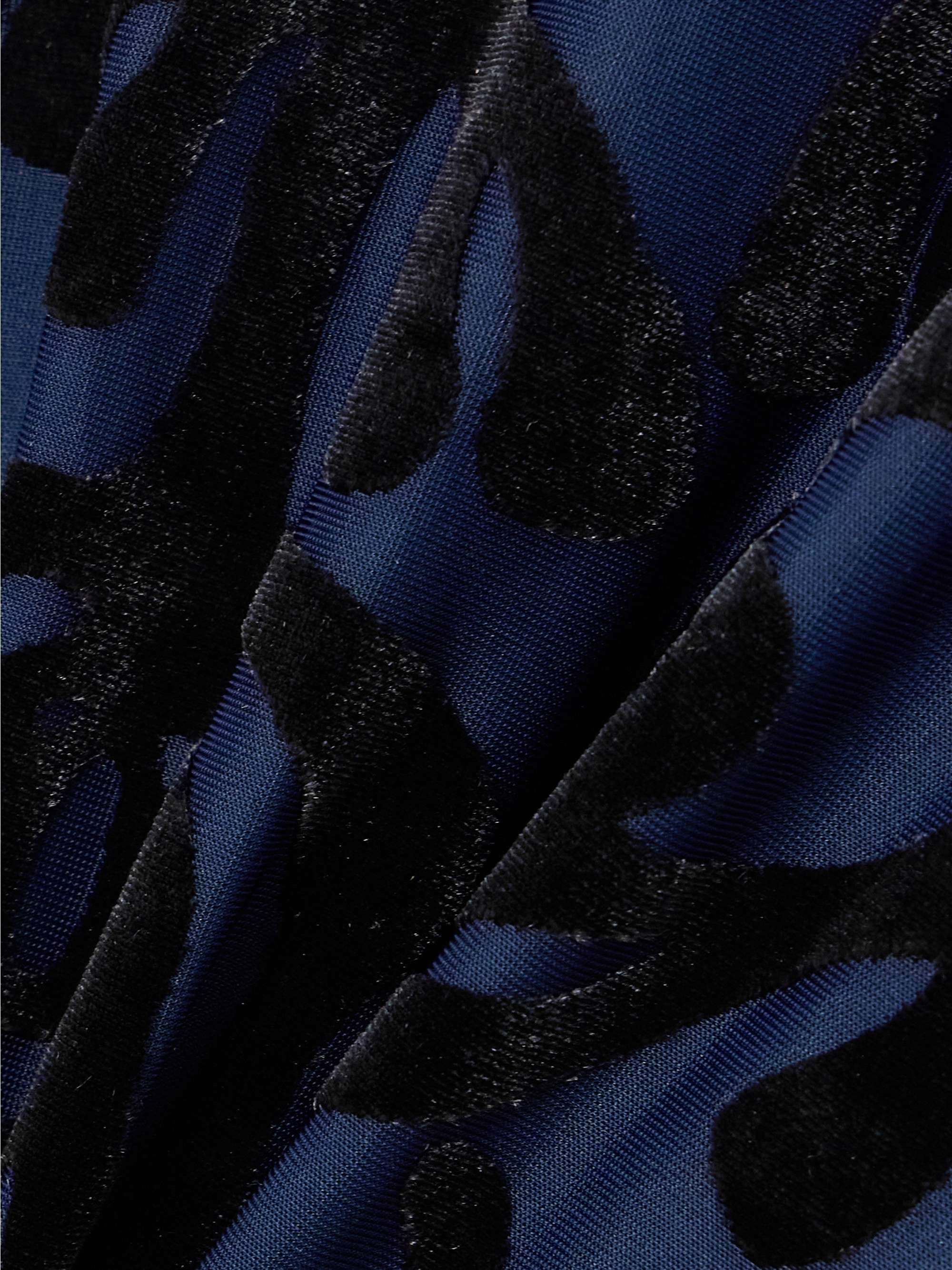 Alis devoré-velvet top view