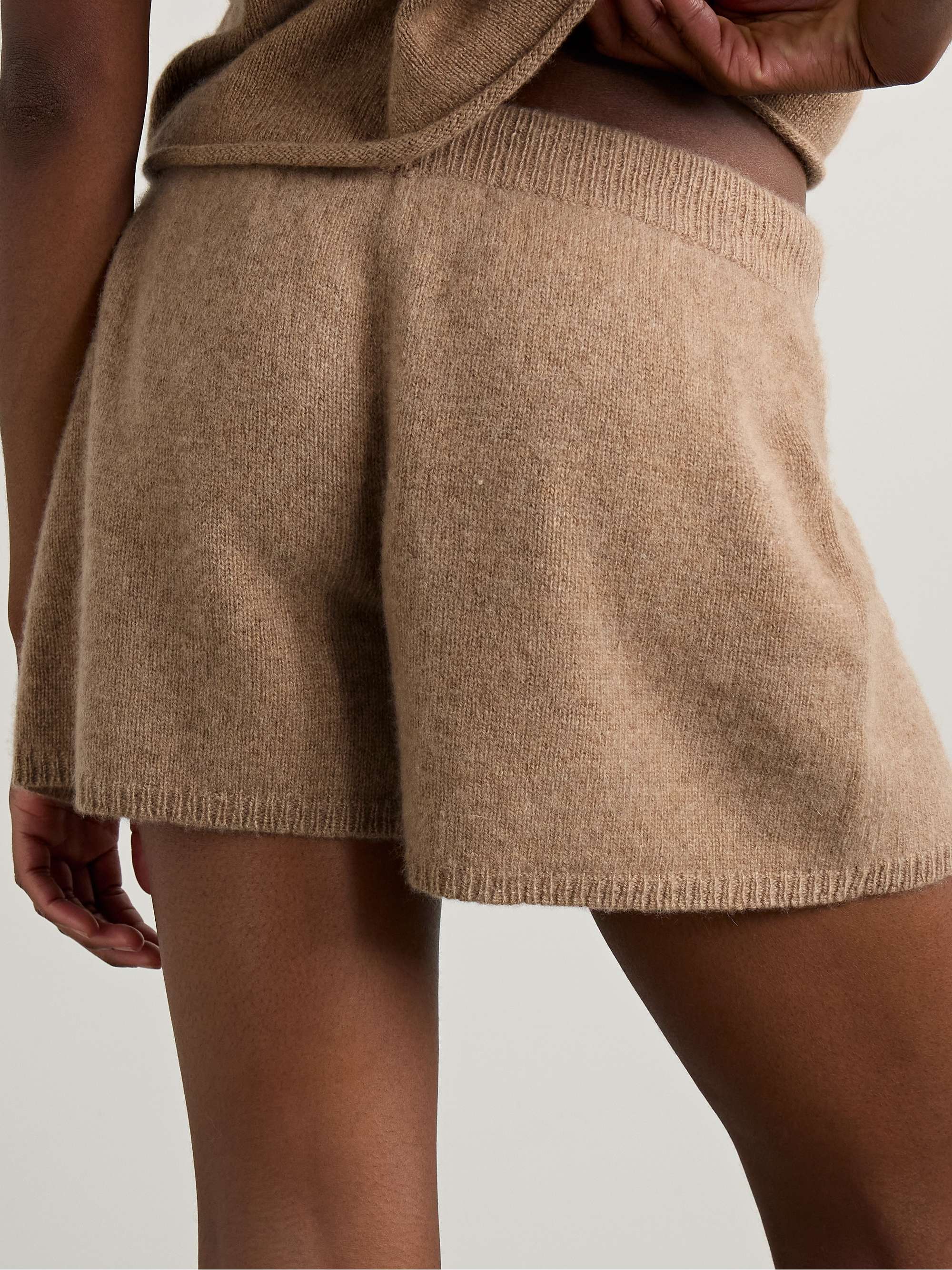 Cashmere shorts view