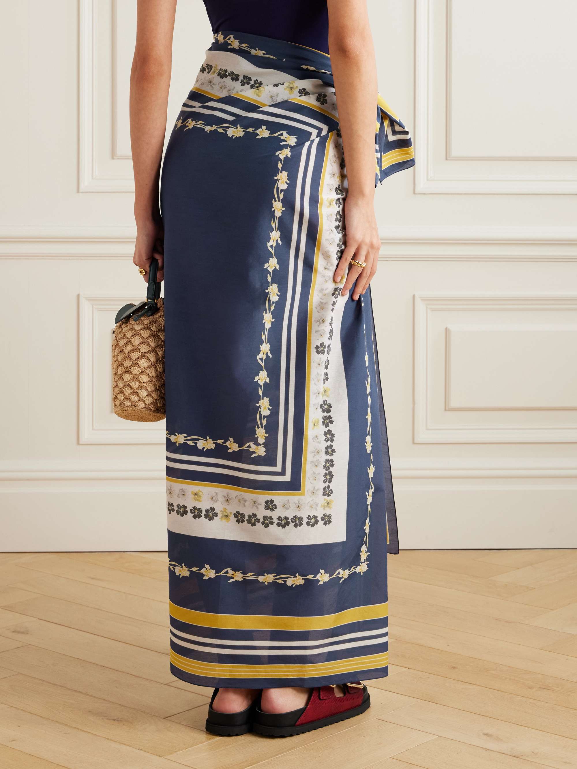 Printed cotton and silk-blend voile pareo view