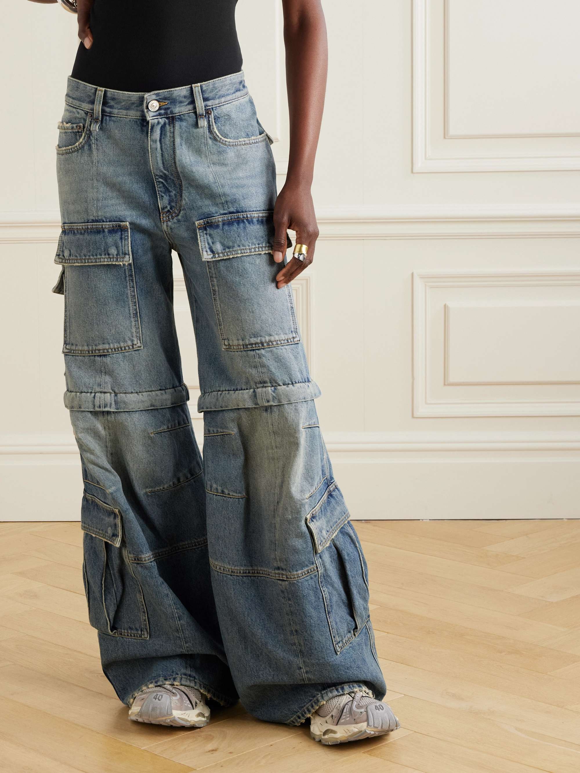 Mid-rise wide-leg cargo jeans view