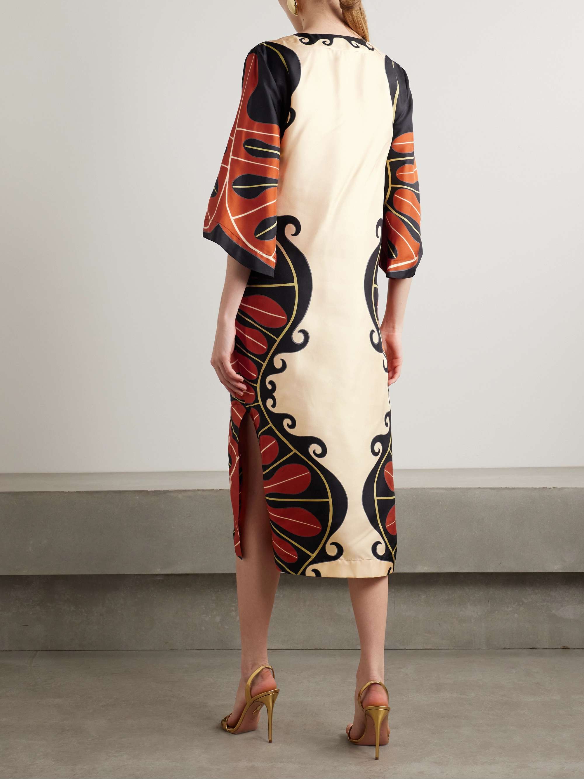 + MOTHER printed silk-twill kaftan view
