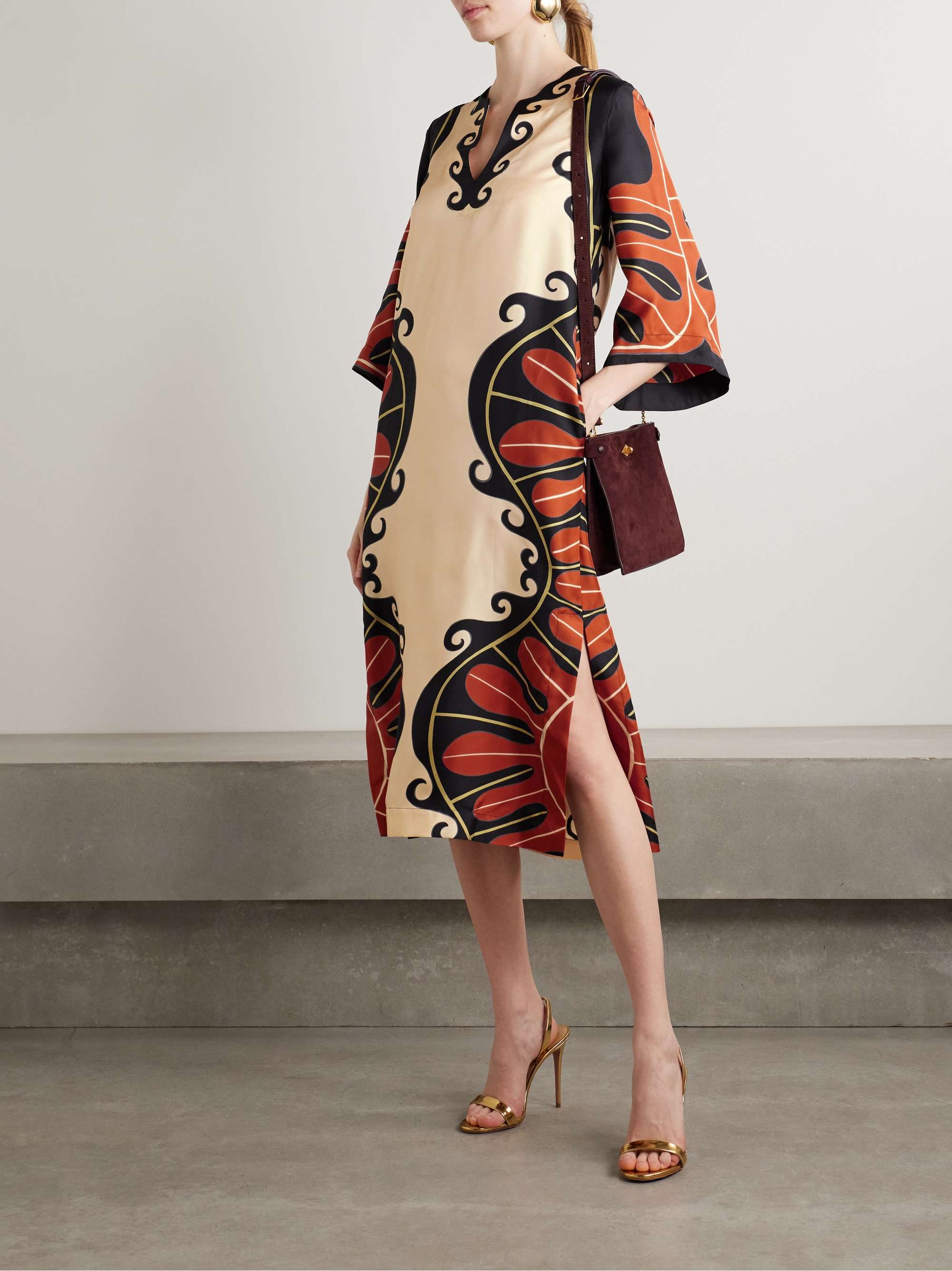 + MOTHER printed silk-twill kaftan view