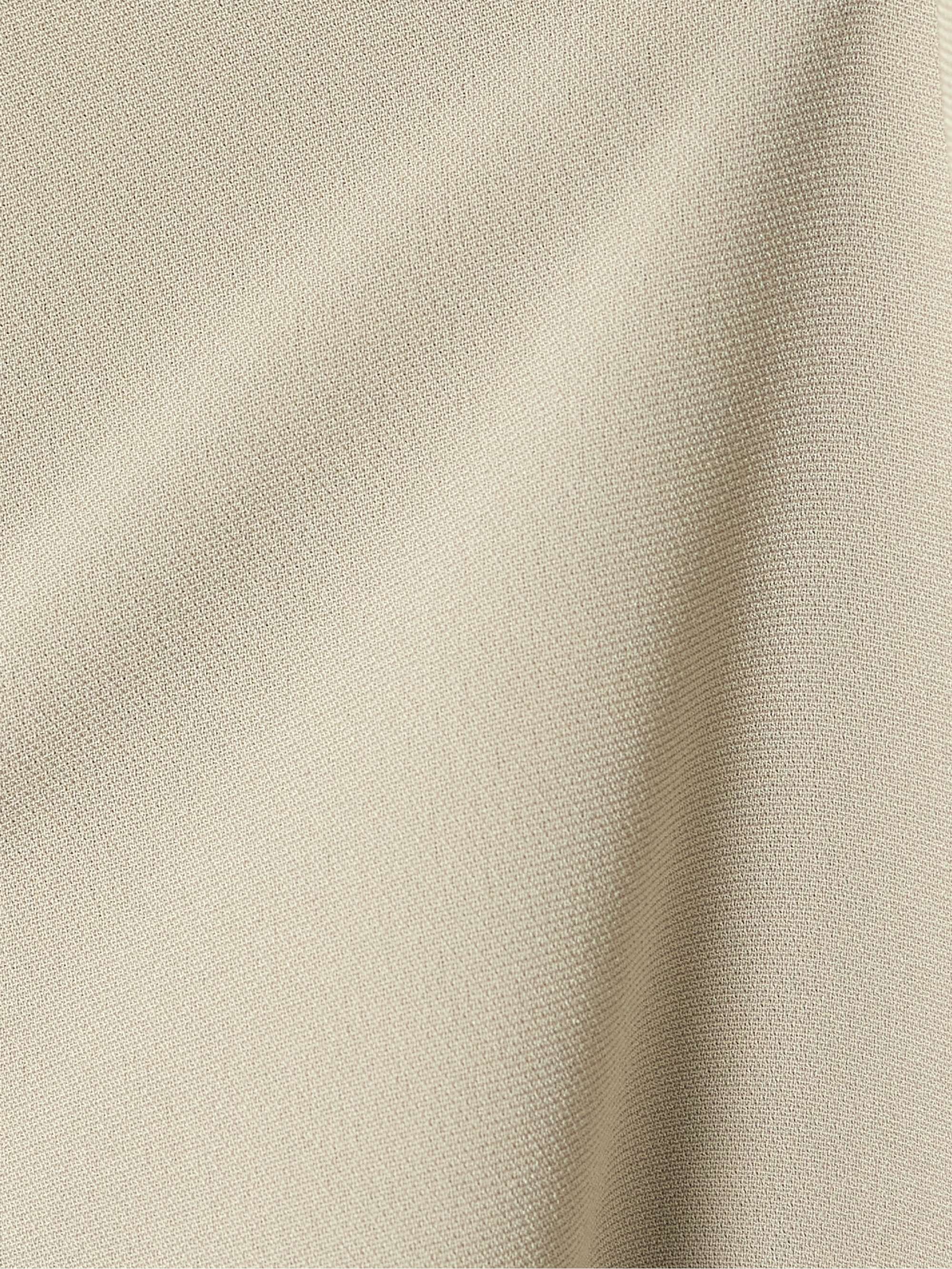 Arielle City crepe shorts view