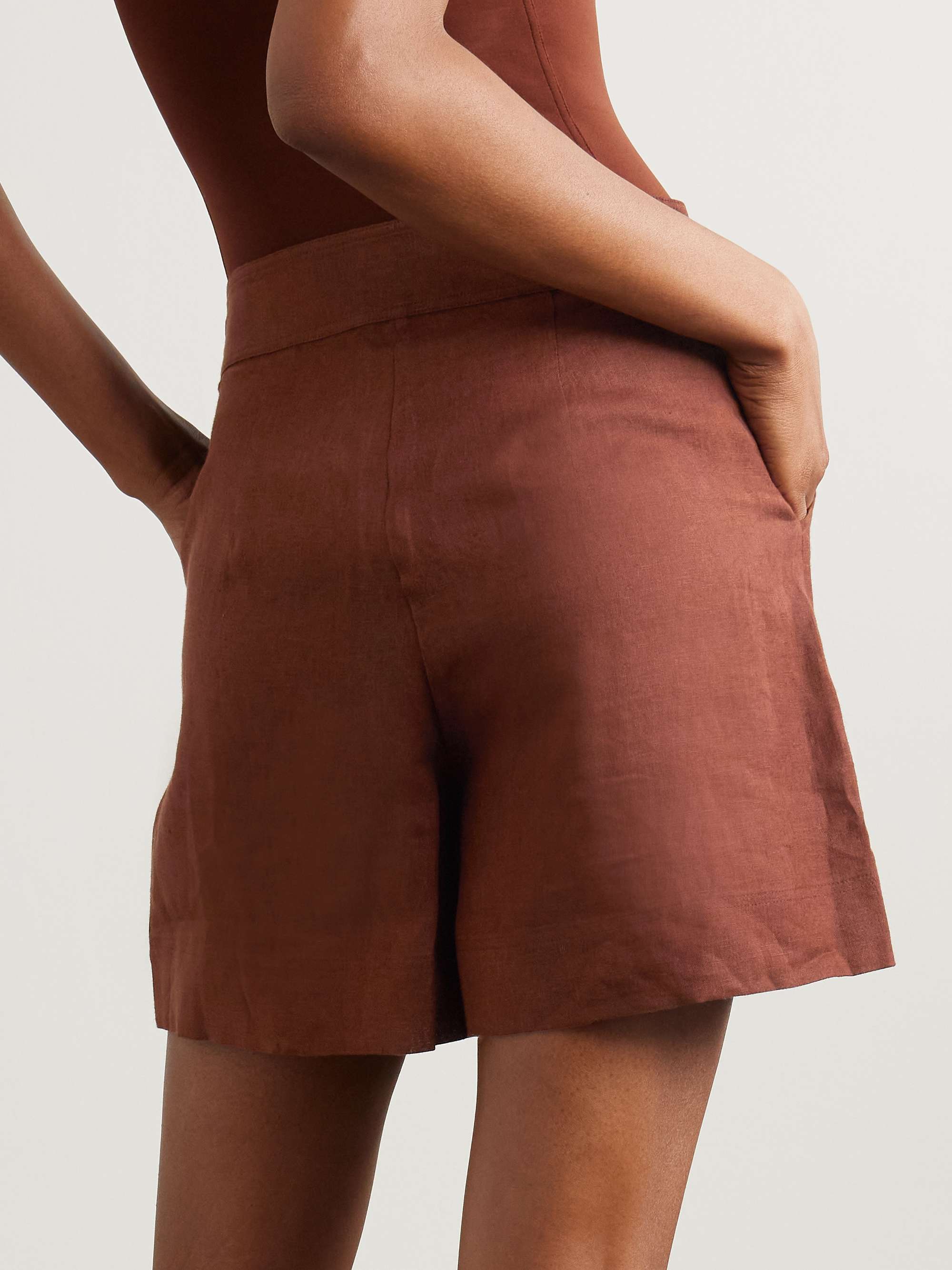 L'Intemporel Correct linen shorts view