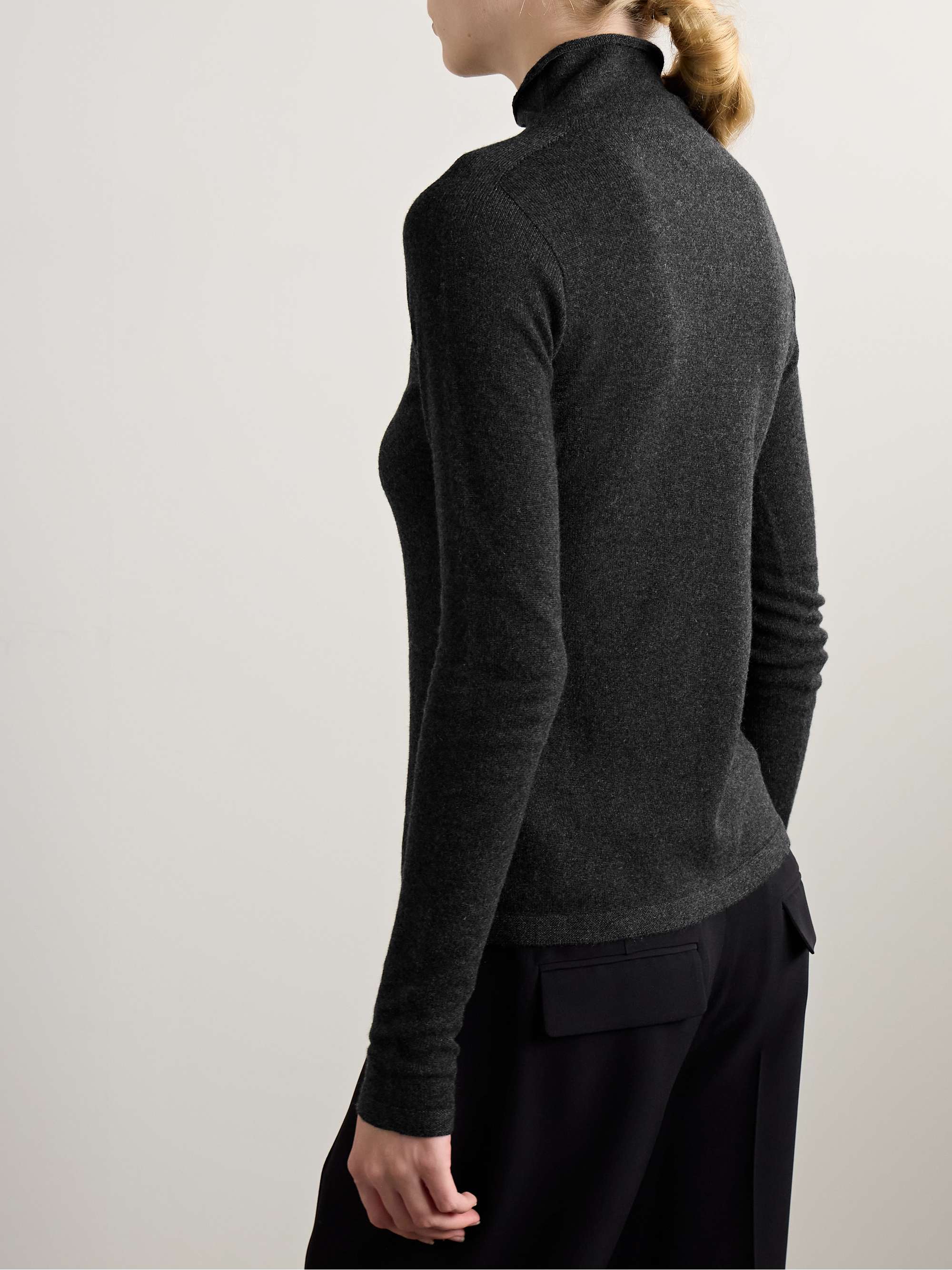 Ilmo cashmere turtleneck sweater view