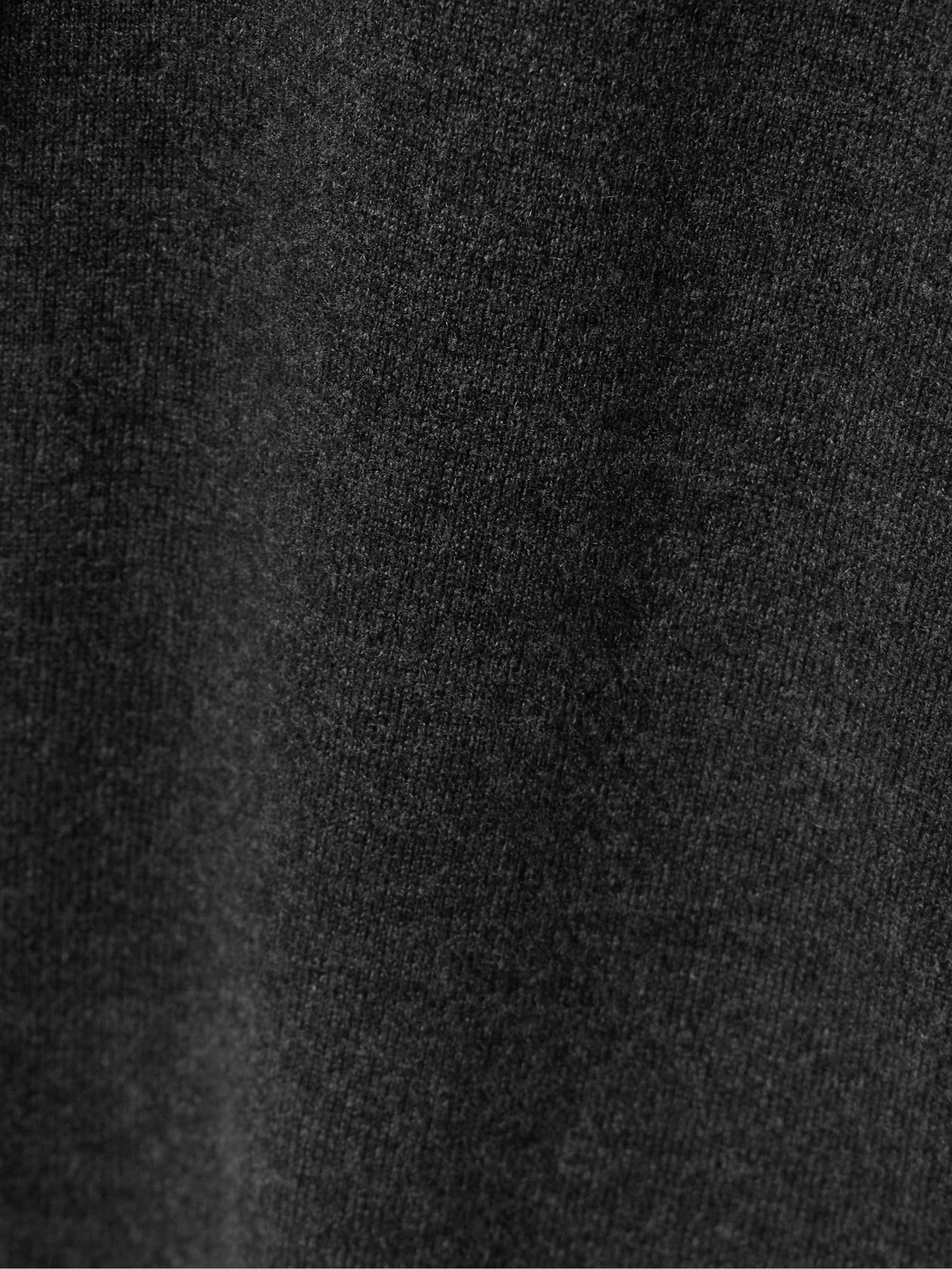 Ilmo cashmere turtleneck sweater view